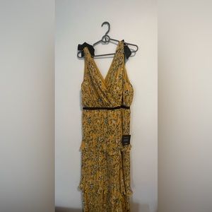 Lulu’s NWT Yellow Floral Printed Maxi Dress - Perfect for special occasions!